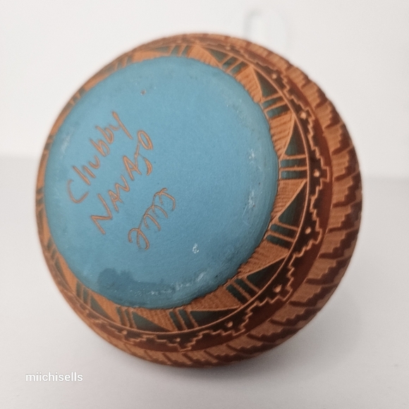 Native American Navajo Vase Handmade - Picture 5 of 9